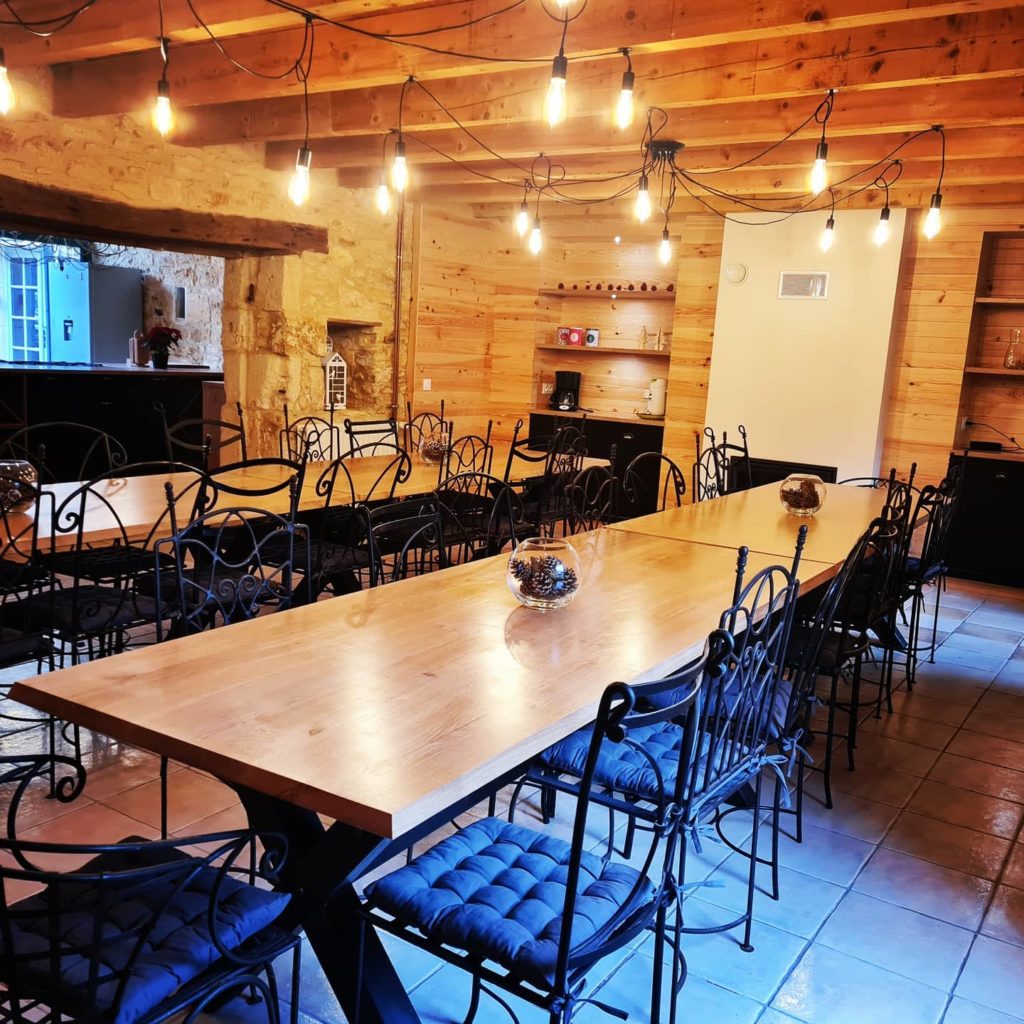 Salle à manger
évènement
40 personnes
gîte de groupe